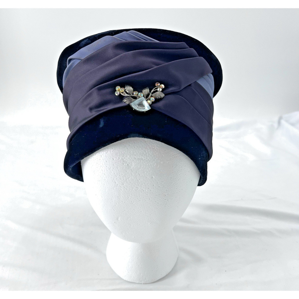 Vintage Union Made Purple Velvet & Silk Cloche Turban Style Hat with Brooch